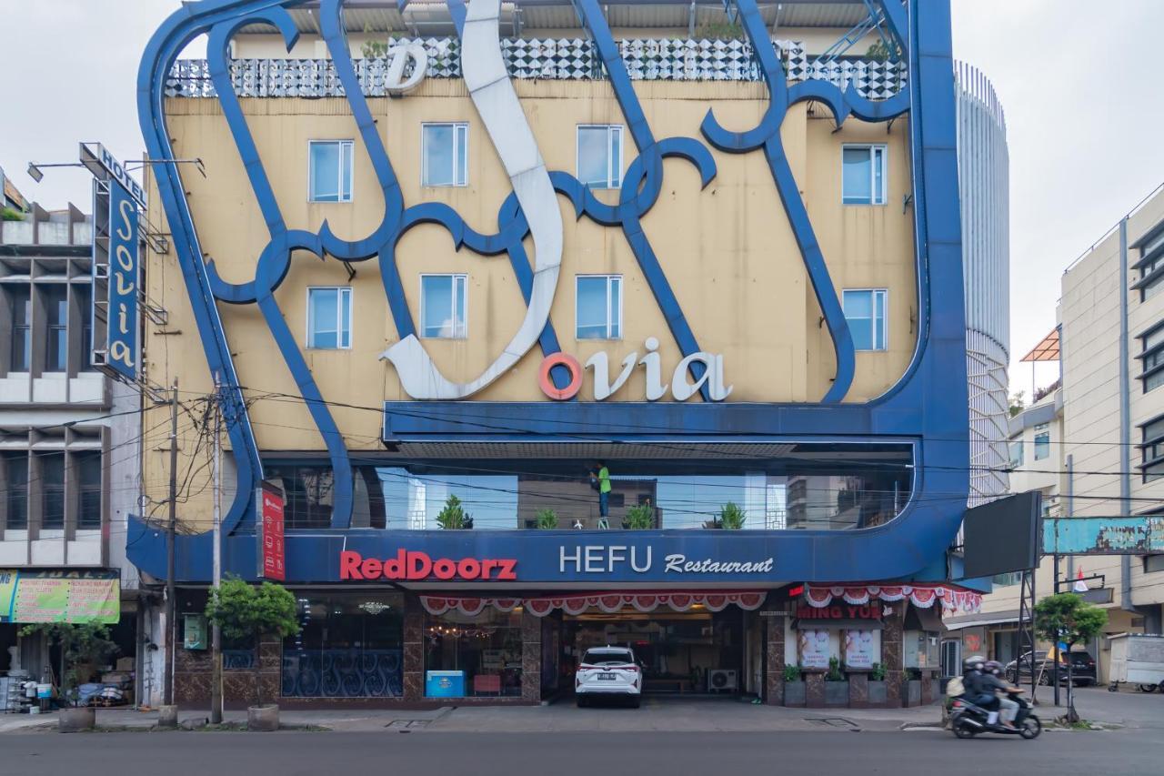 מלון Reddoorz Premium Near Bandung Station מראה חיצוני תמונה
